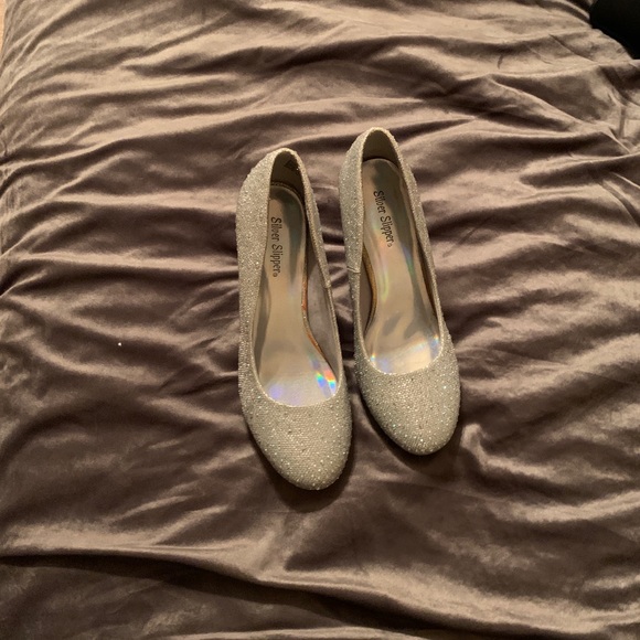 Heels - Picture 2 of 4